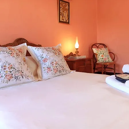 Santa Emilia Bed & Breakfast *